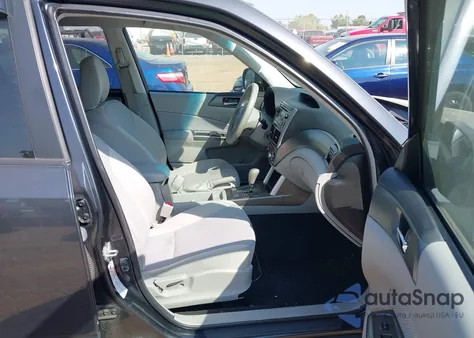 2011 Subaru Forester 2.5X Premium z USA, uszkodzony, nr VIN JF2SHADC2BH701690